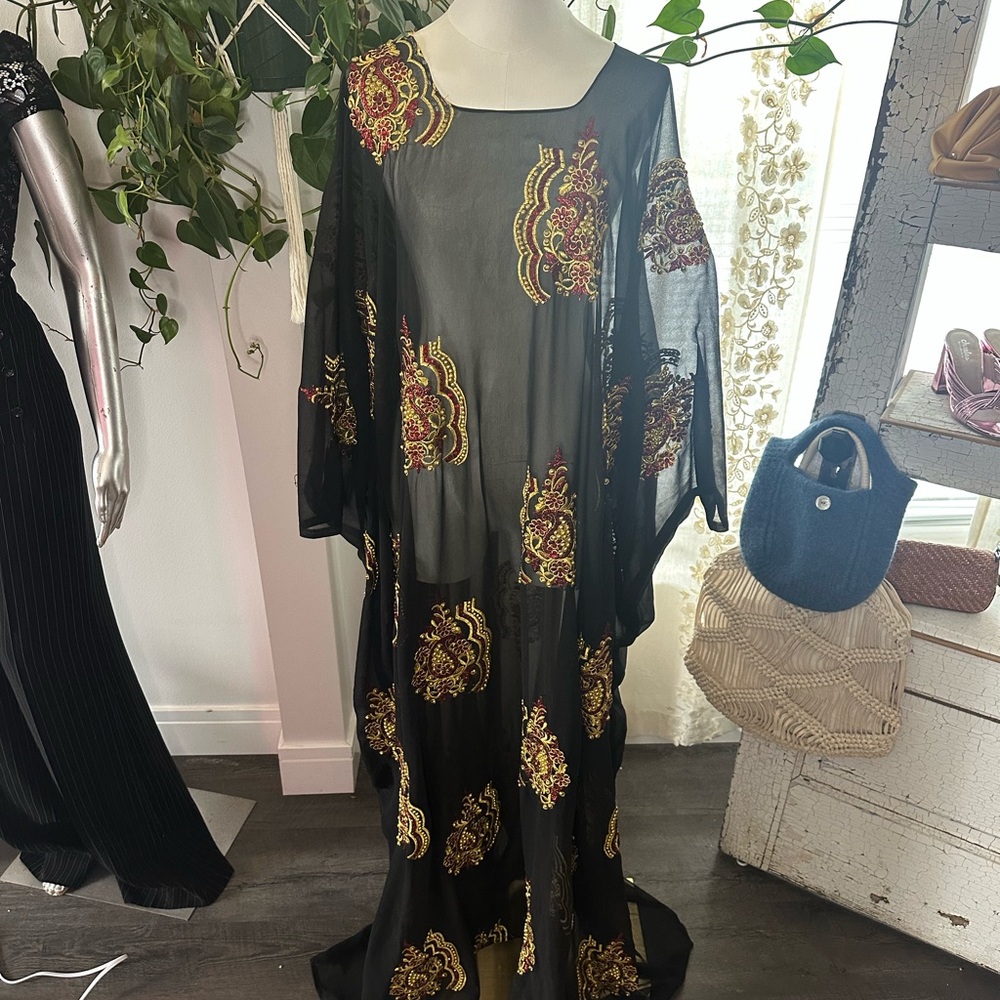 Vintage Elegant Black and Gold Embroidered Kaftan